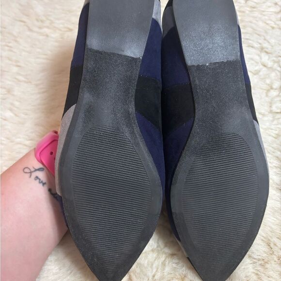 Nine West Blue and Gray Heels with Pointed Toe - Picture 2 of 8
